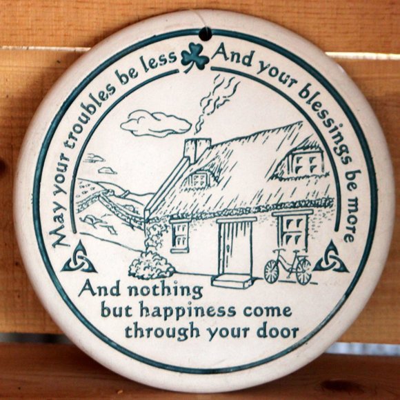 Seneca Ceramics Irish Blessings Bread And Bun Warmer Trivet - Picture 6 of 7